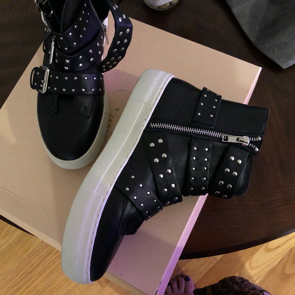 J Slides Booties Studded Details Size 8 - image 8